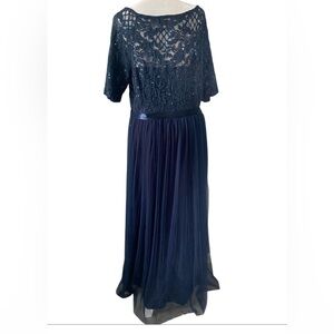 Cudalite women size 2X maxi dress navy blue lace upper